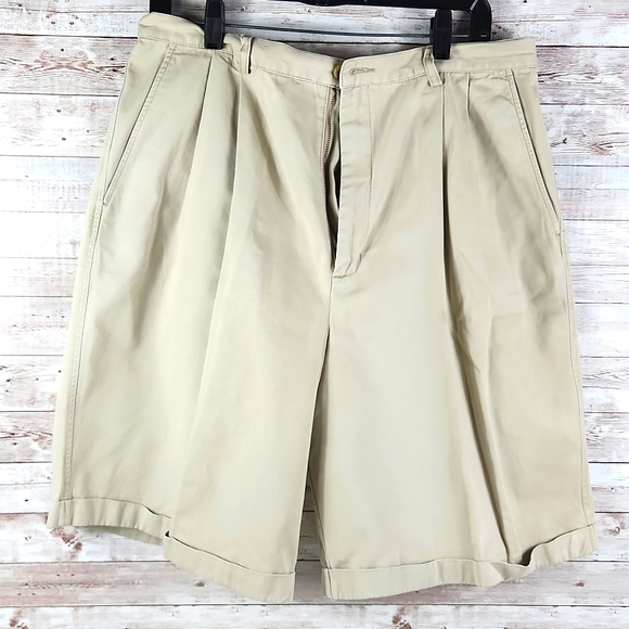 Eddie Bauer, Women's khaki shorts, great condition. No stains, cuffs, Sz 18. - Picture 2 of 8